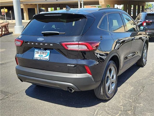 Used 2025 Agate Black Metallic Ford ST-Line All-Wheel Drive image 3