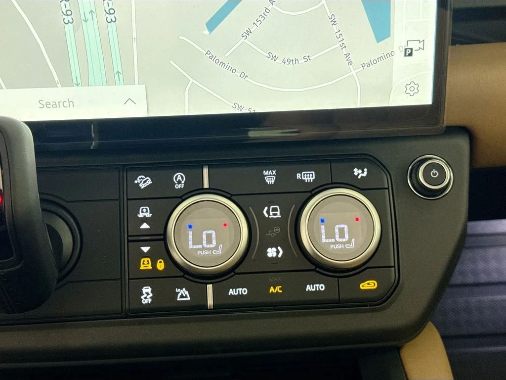 New 2026 Borasco Grey Land Rover X-Dynamic SE image 16