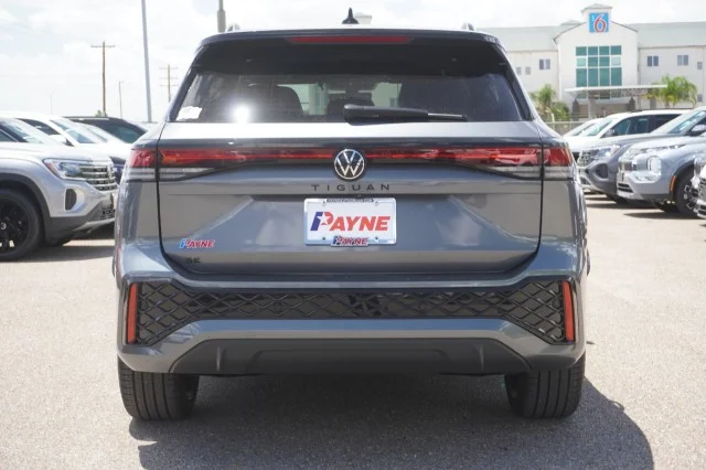 New 2026 Platinum Gray Metallic Volkswagen SE R-Line Black image 8