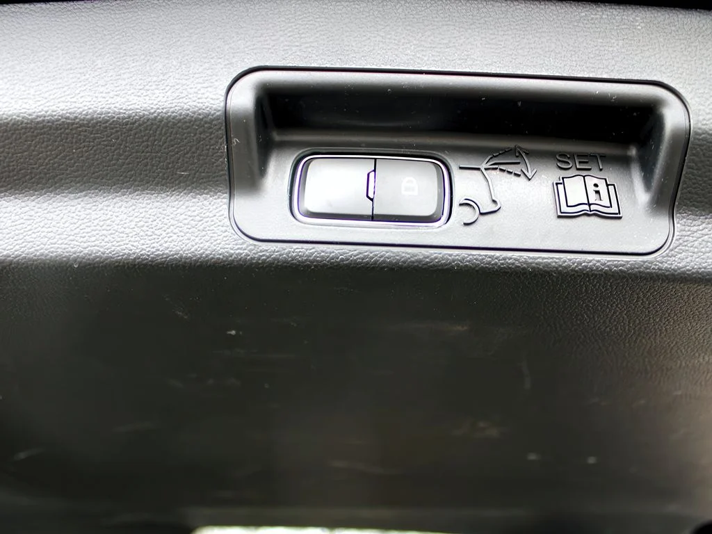 2024 Ford Explorer XLT - Photo 10