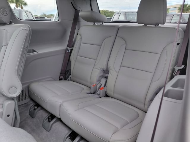 Used 2018 QUICKSILVER METALLIC GMC SLT image 16