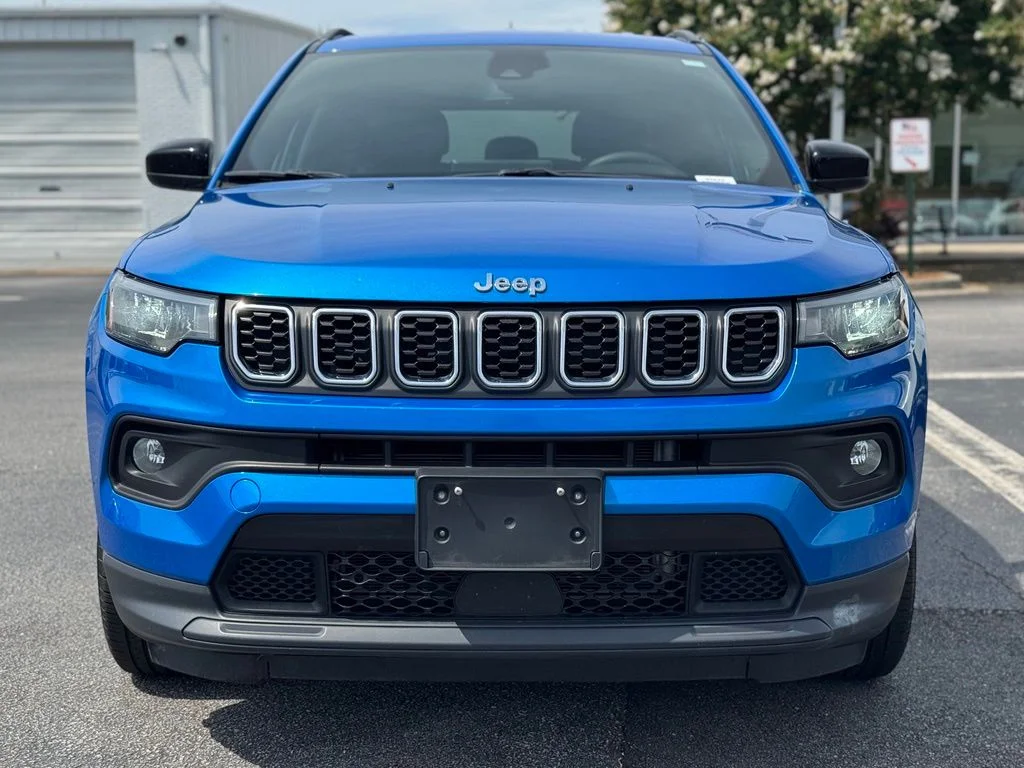 Used 2024 Blue Jeep Latitude image 4