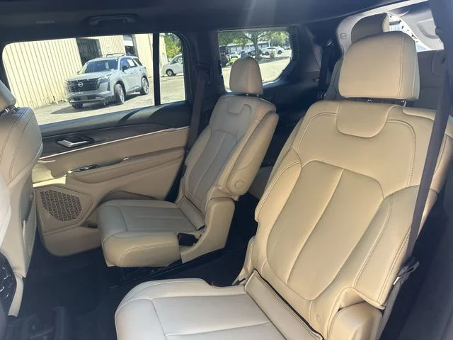Used 2023 White Jeep Limited image 16