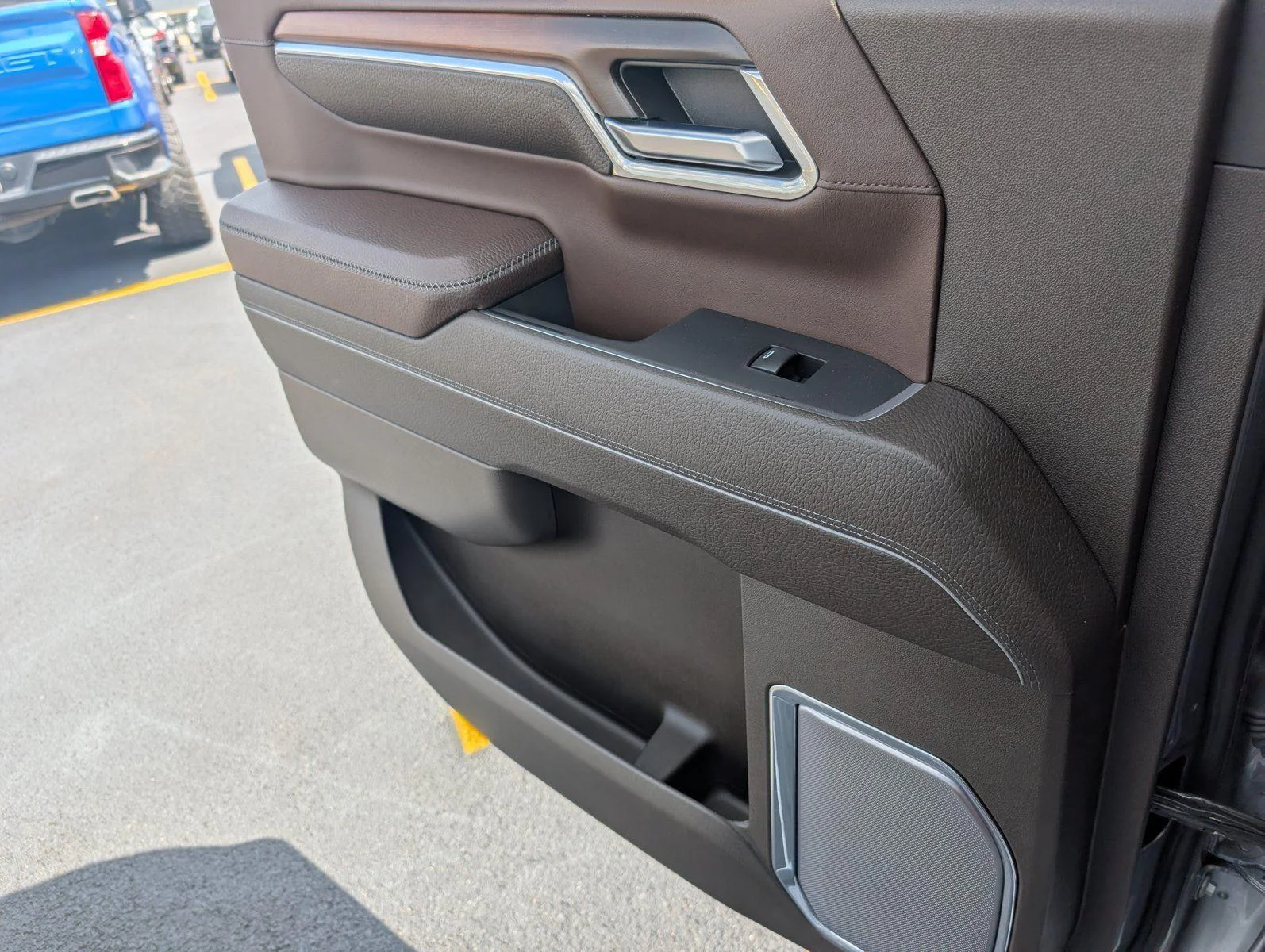 Used 2024 Sterling Metallic GMC Denali image 33