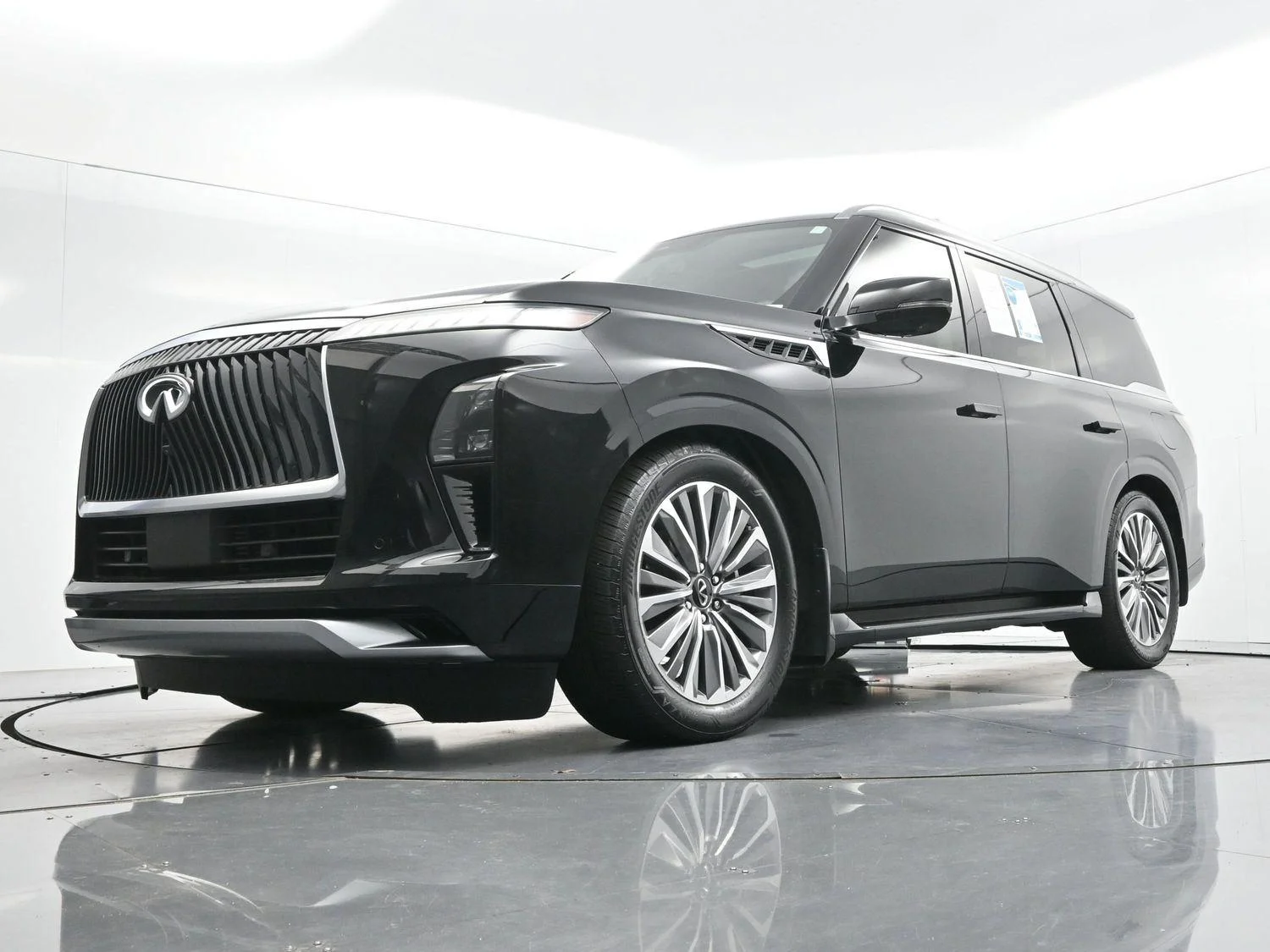 Used 2025 Black Obsidian INFINITI LUXE image 46