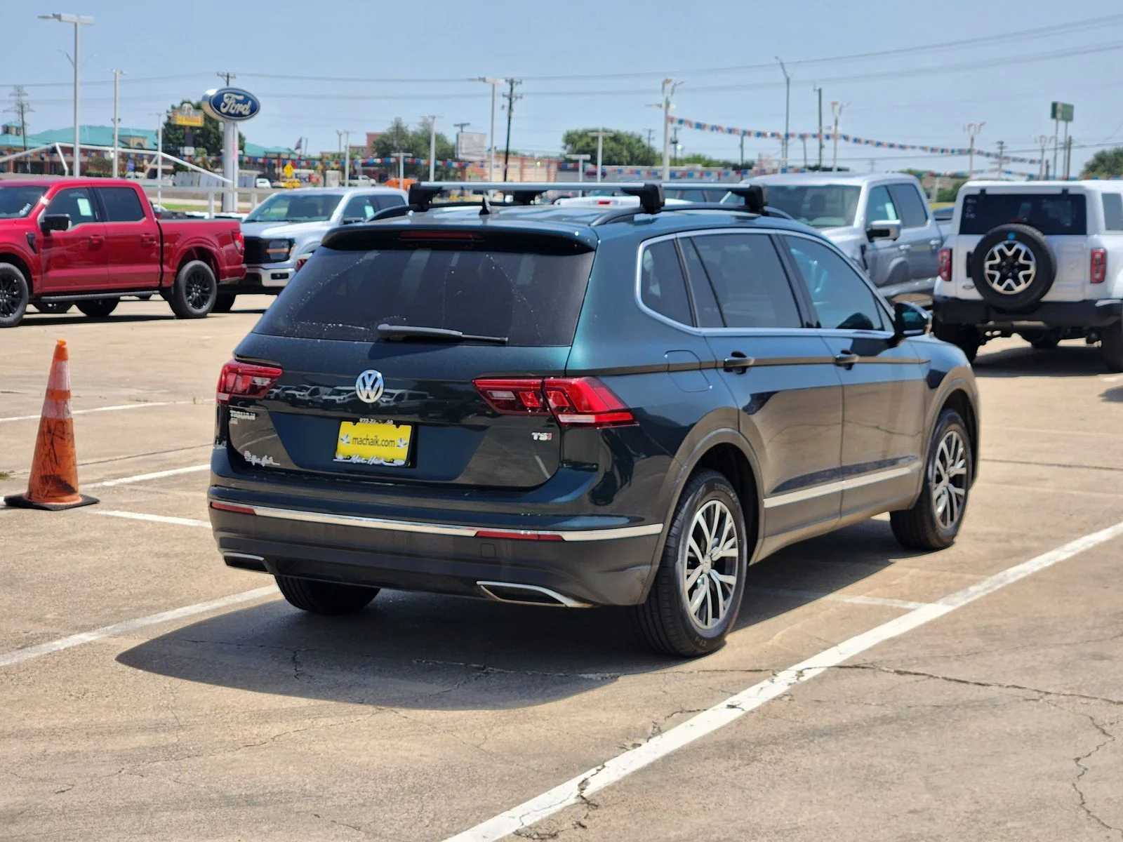 Used 2018 Green Volkswagen 2.0T SE image 6