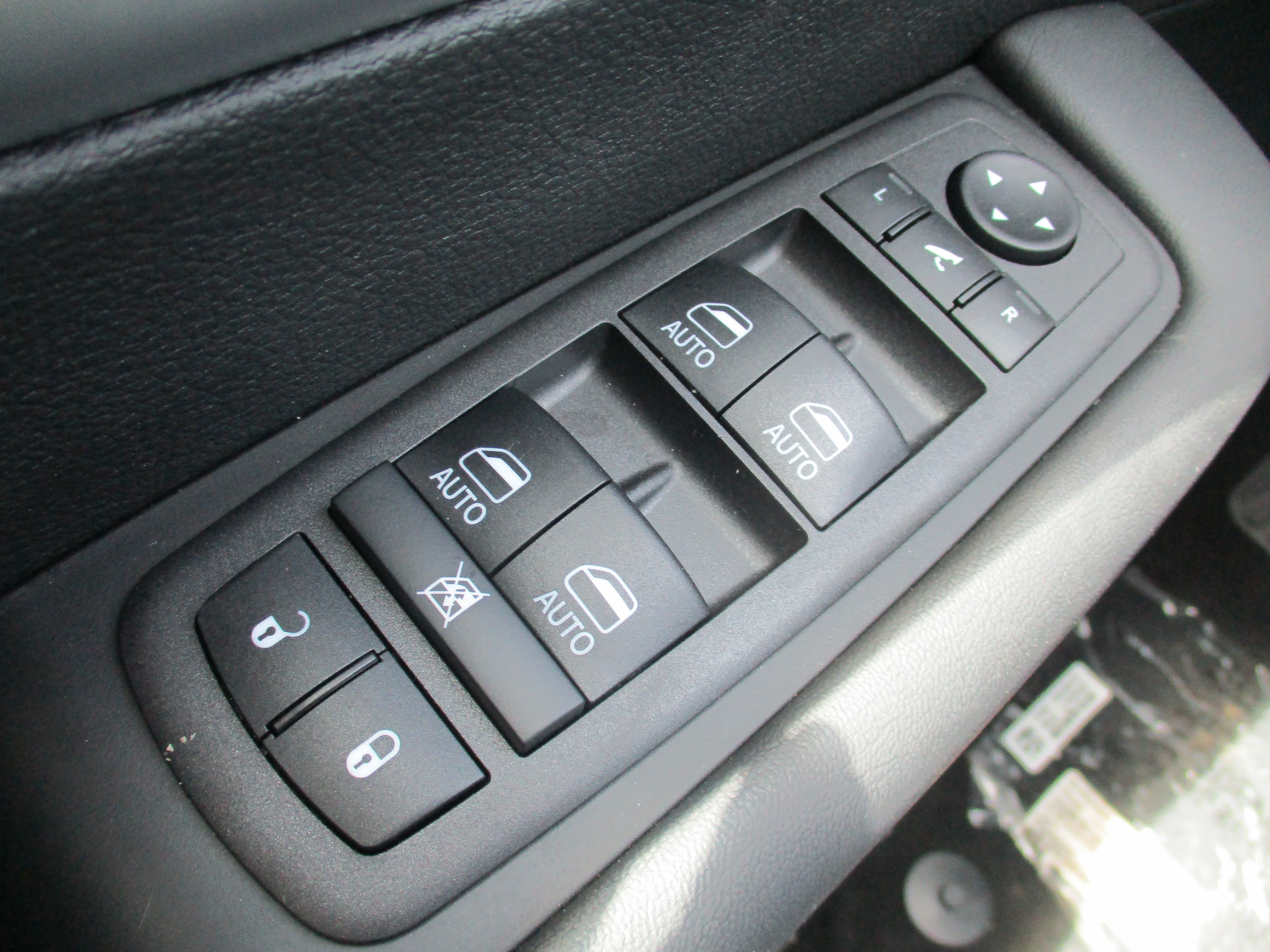 2025 Chrysler Pacifica Limited - Photo 23