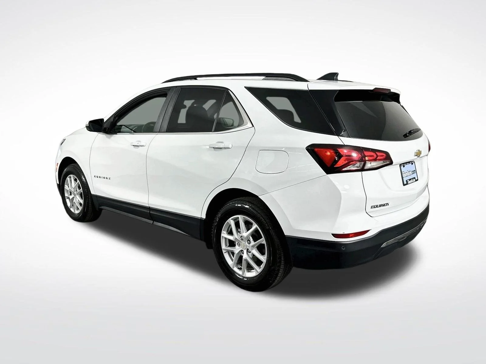Used 2024 Summit White Chevrolet LT image 6