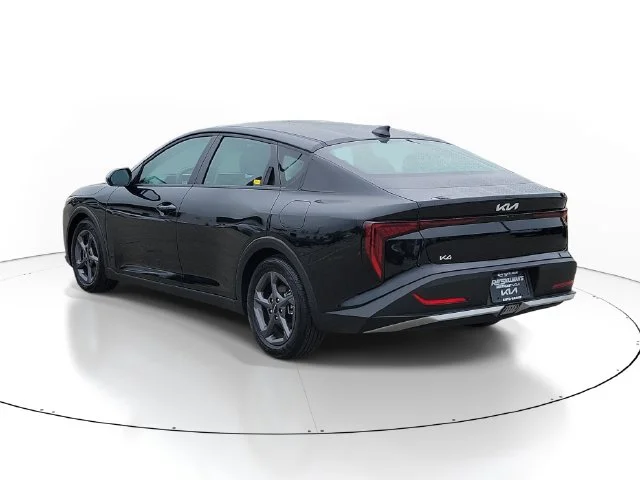 Used 2025 Black Kia LXS image 4