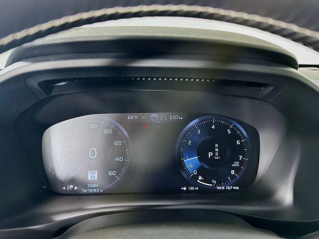 Used 2021 Gray Metallic Volvo R-Design image 15