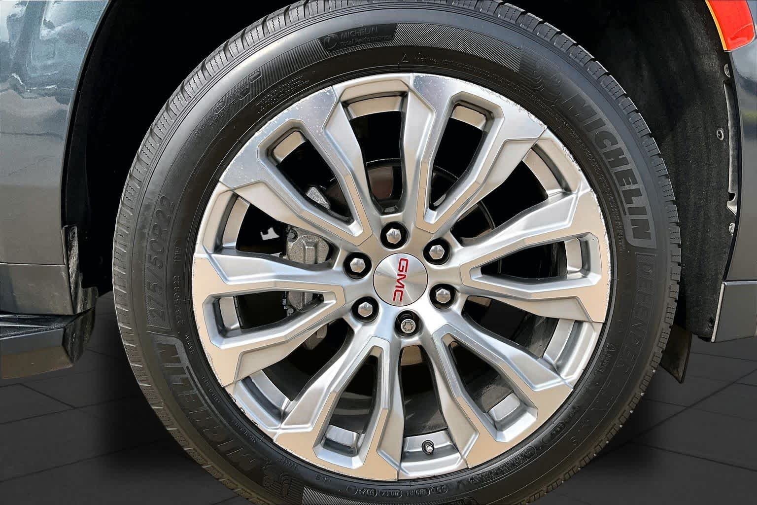 Used 2022 Hunter Metallic GMC Denali image 10