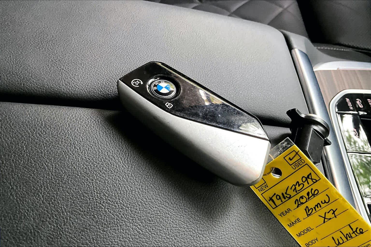 Used 2026 Mineral White Metallic BMW xDrive40i image 14