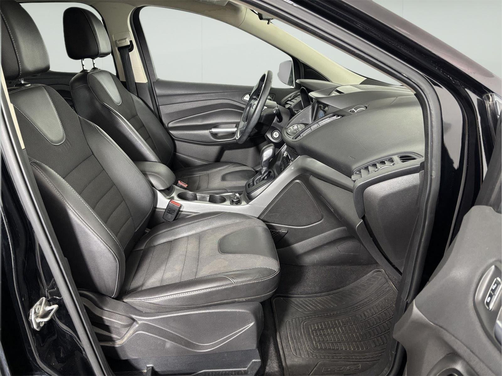 Used 2016 Shadow Black Ford SE image 22