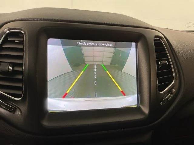 Used 2018 White Clearcoat Jeep Trailhawk image 20