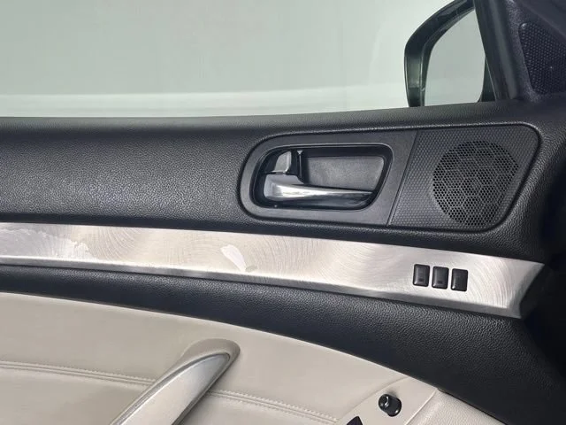 Used 2013 Lapis Blue INFINITI x image 15