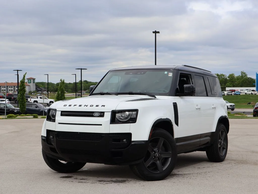 2024 Land Rover Defender 110 X-Dynamic SE P400's photo