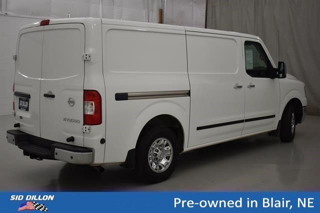 Used 2018 Glacier White Nissan SL image 13