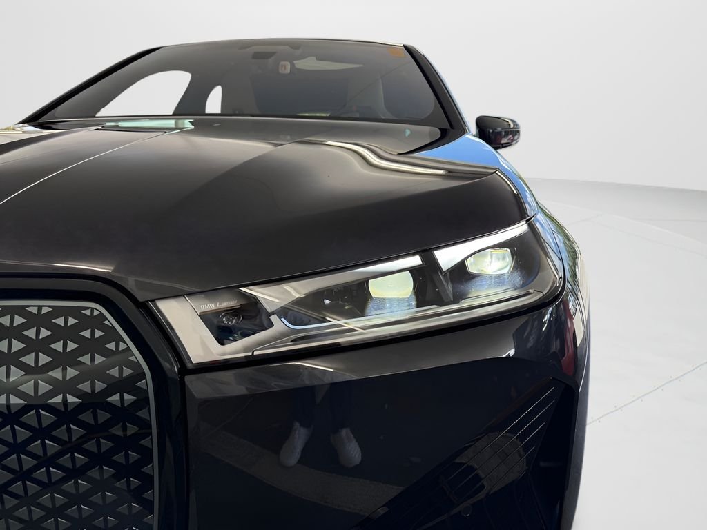 Certified Used 2025 Gray BMW M60 image 25