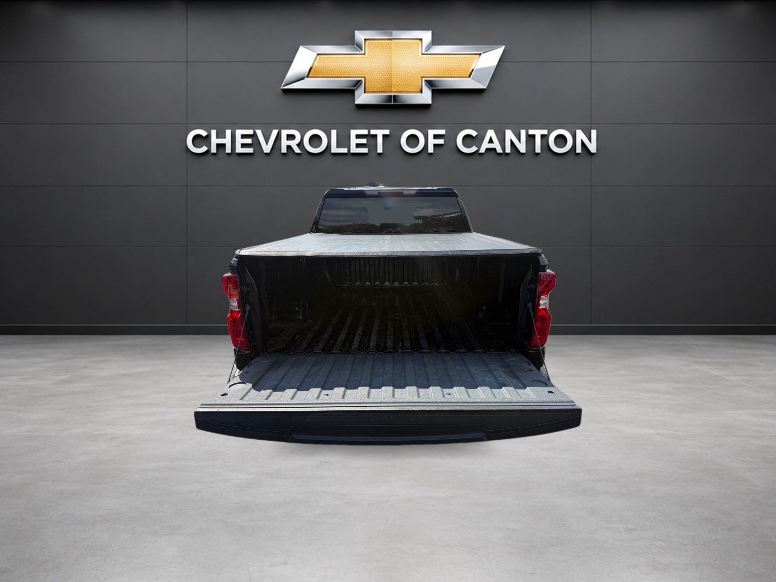 Used 2022 MOSAIC BLACK METALLIC Chevrolet LT image 17
