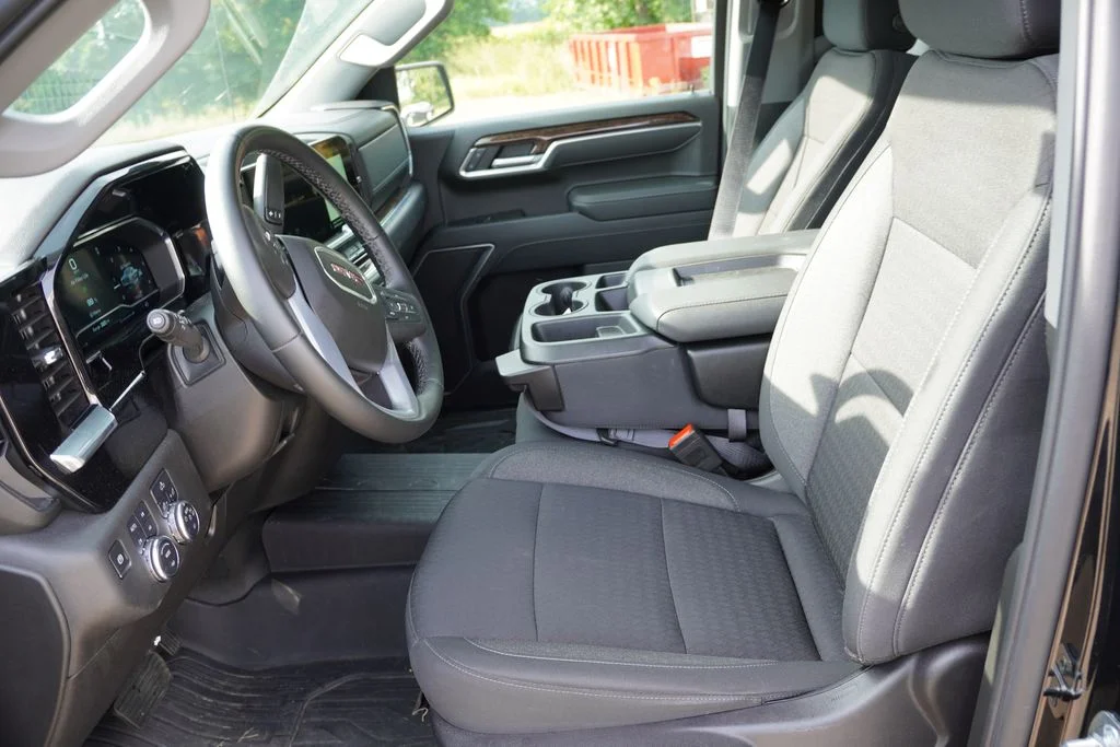 Used 2024 Black GMC Elevation image 4