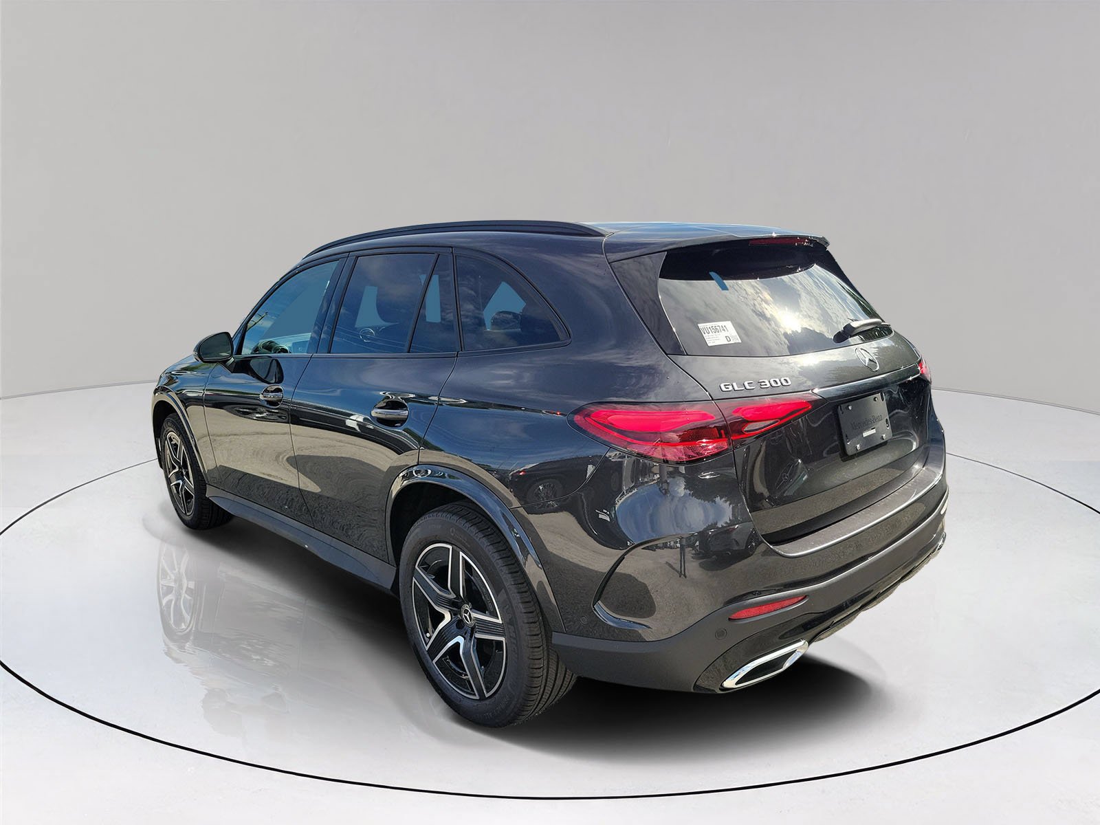 New 2027 Graphite Grey Metallic Mercedes-Benz GLC 300 image 4