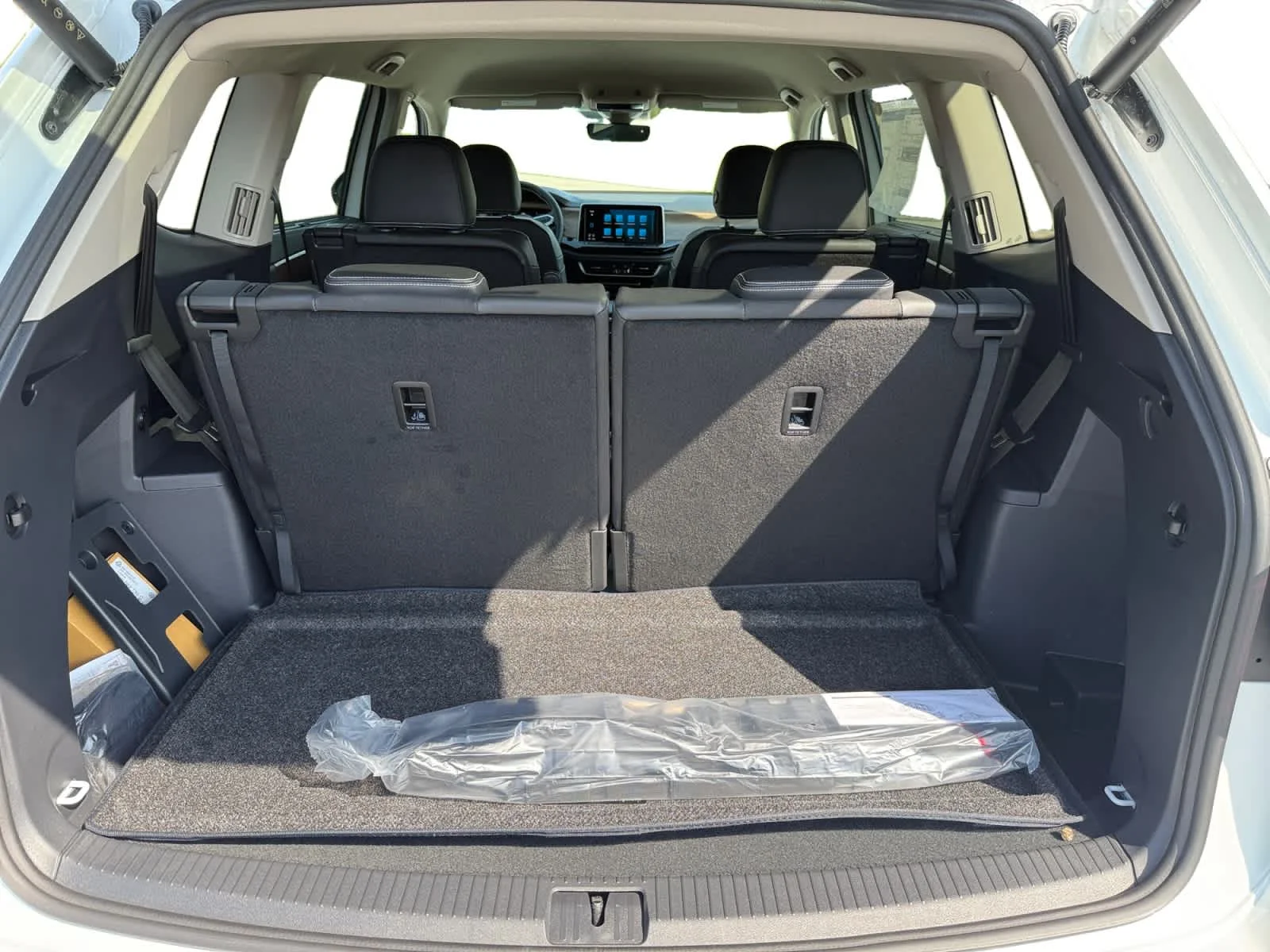 2026 Volkswagen Atlas SE w/Tech - Photo 23