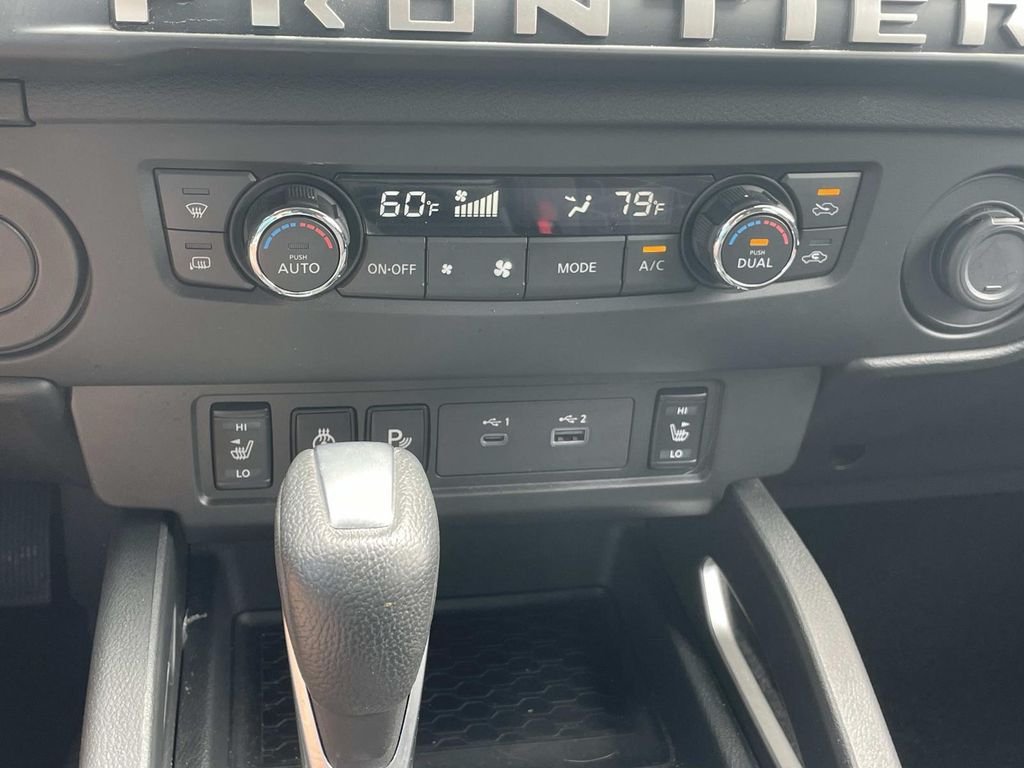 Used 2025 Gray Nissan SV image 27