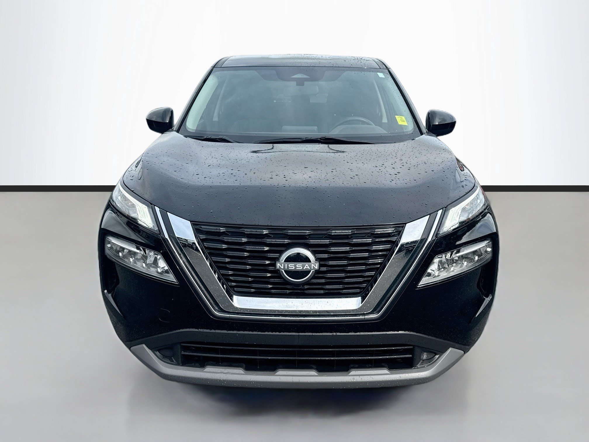 Used 2023 Super Black Nissan SV image 2