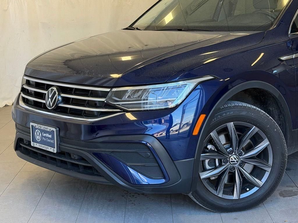 Used 2024 Atlantic Blue Metallic Volkswagen 2.0T SE image 2