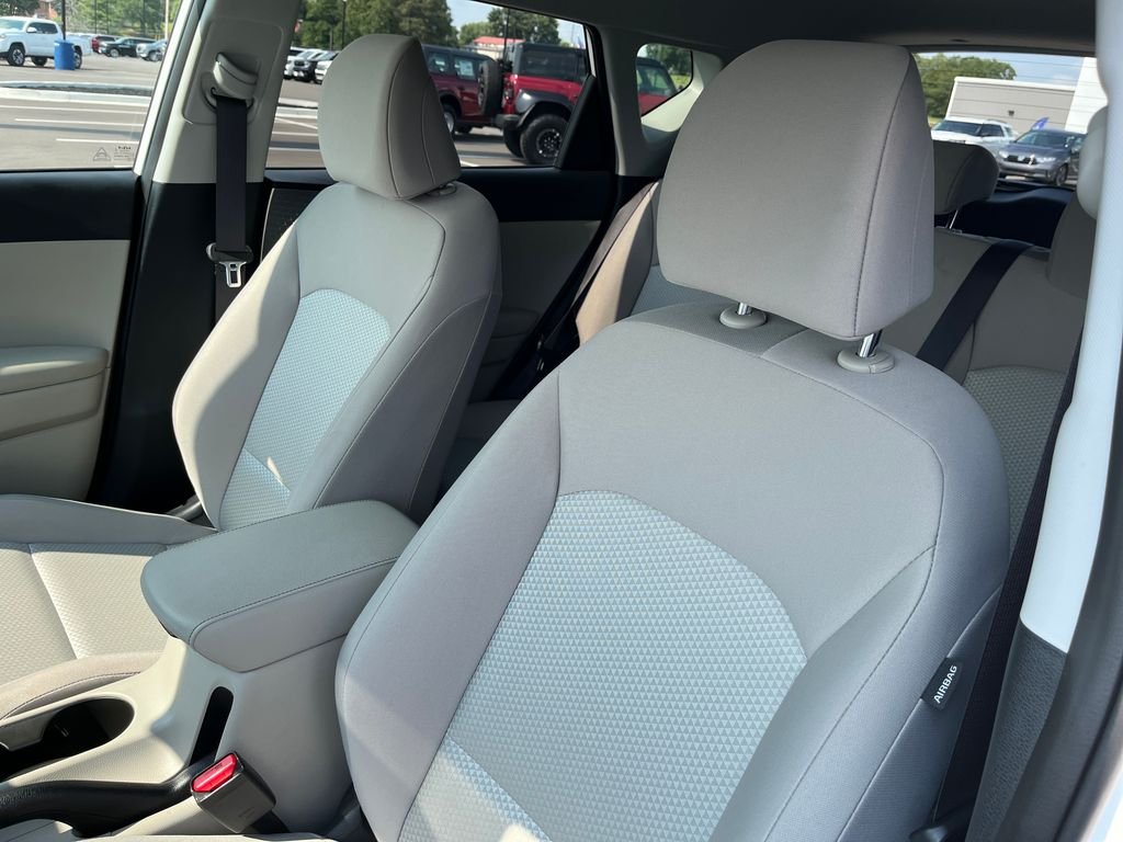Used 2025 White Kia LX image 14