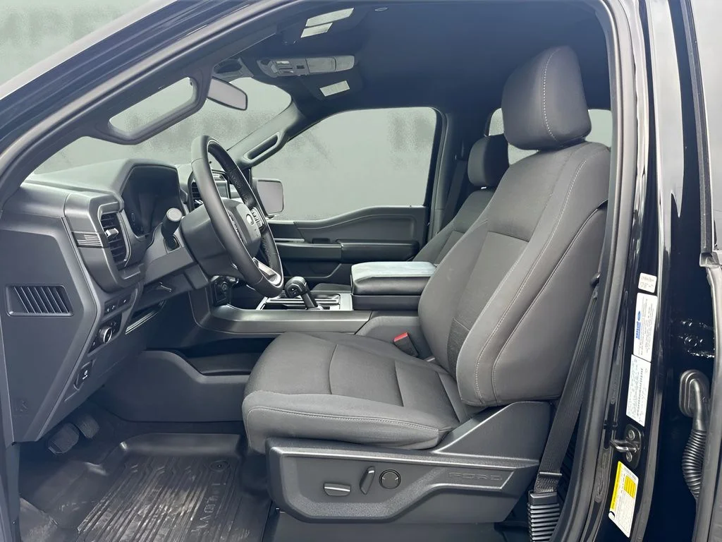Used 2024 Black Ford XLT image 9