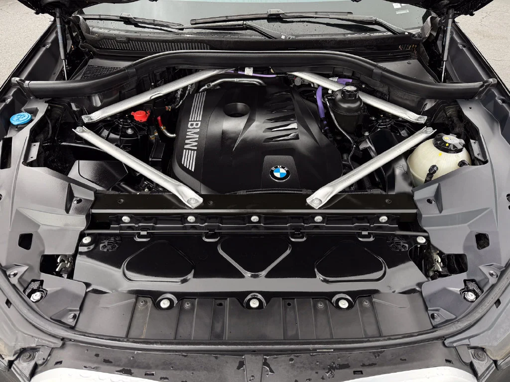Used 2024  BMW sDrive40i image 15
