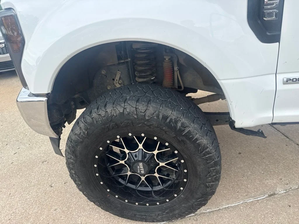 Used 2017 White Ford XLT image 8