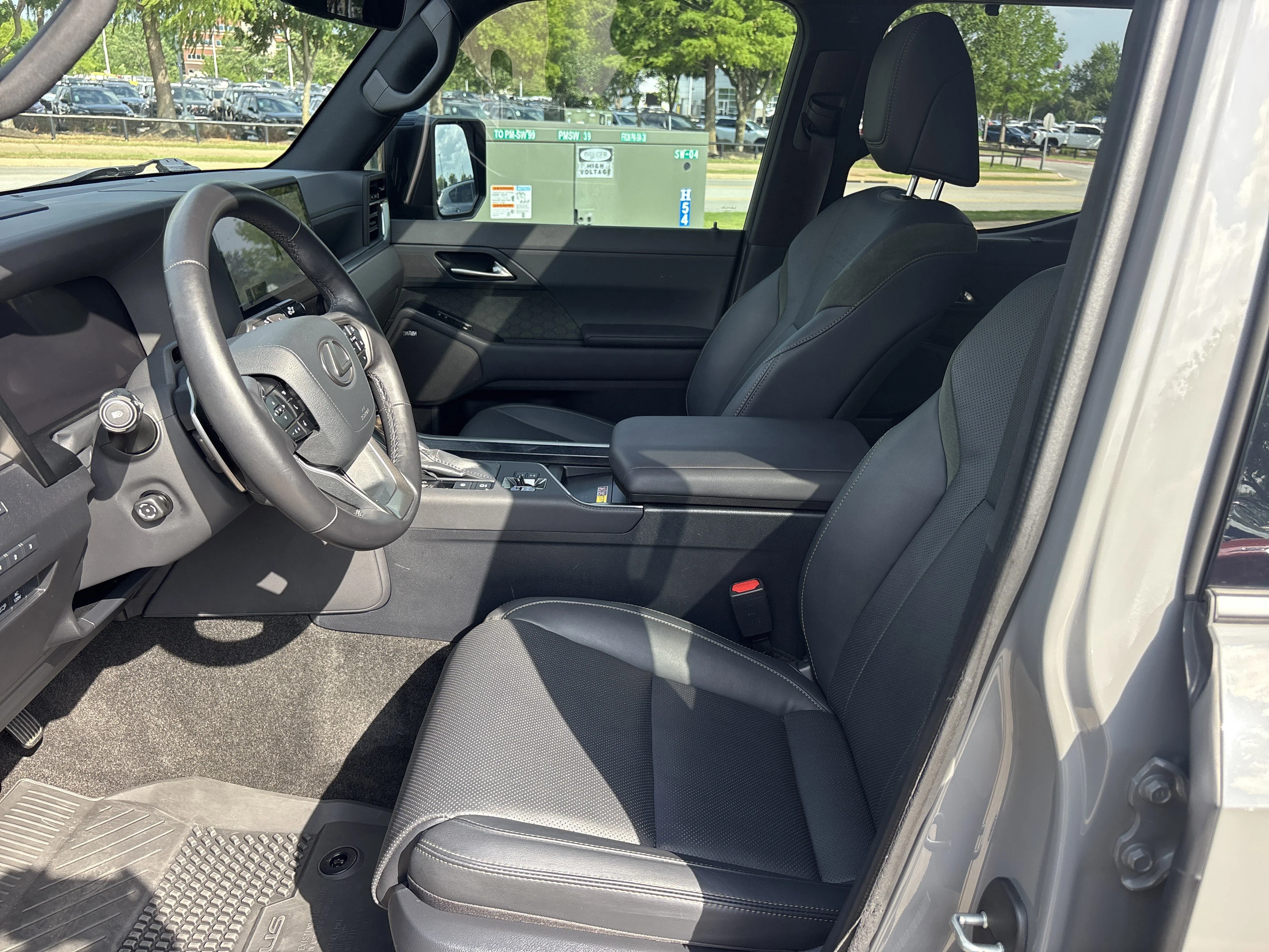 Used 2024 Incognito Lexus GX 550 Overtrail+ 4WD image 16
