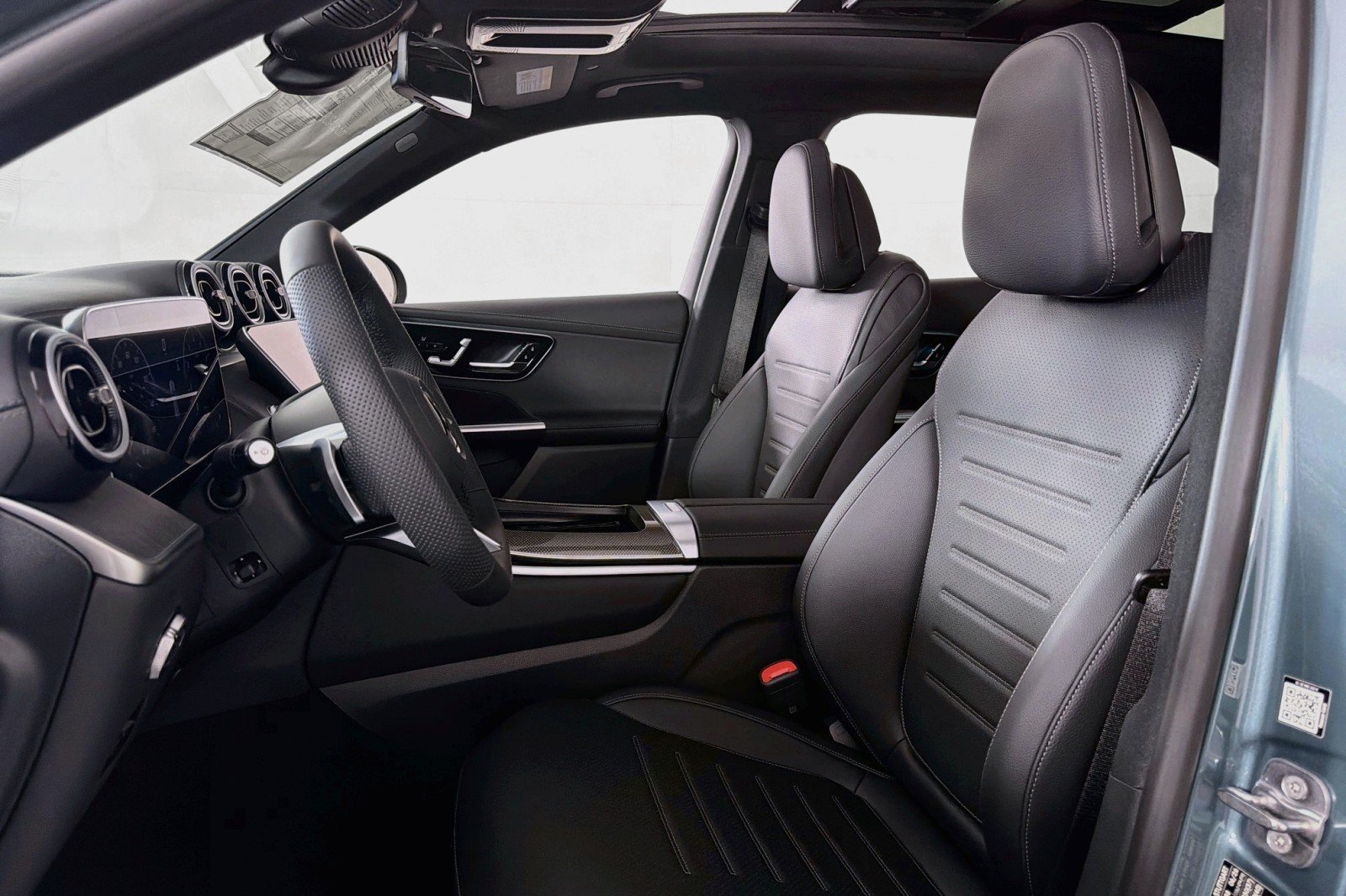 New 2027 Verde Silver Metallic Mercedes-Benz GLC 300 SUV image 16