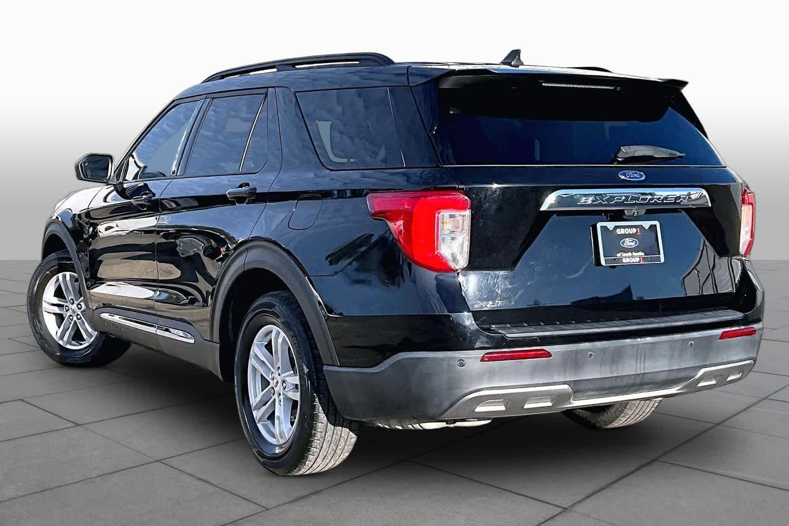 Used 2023 Agate Black Metallic Ford XLT image 15