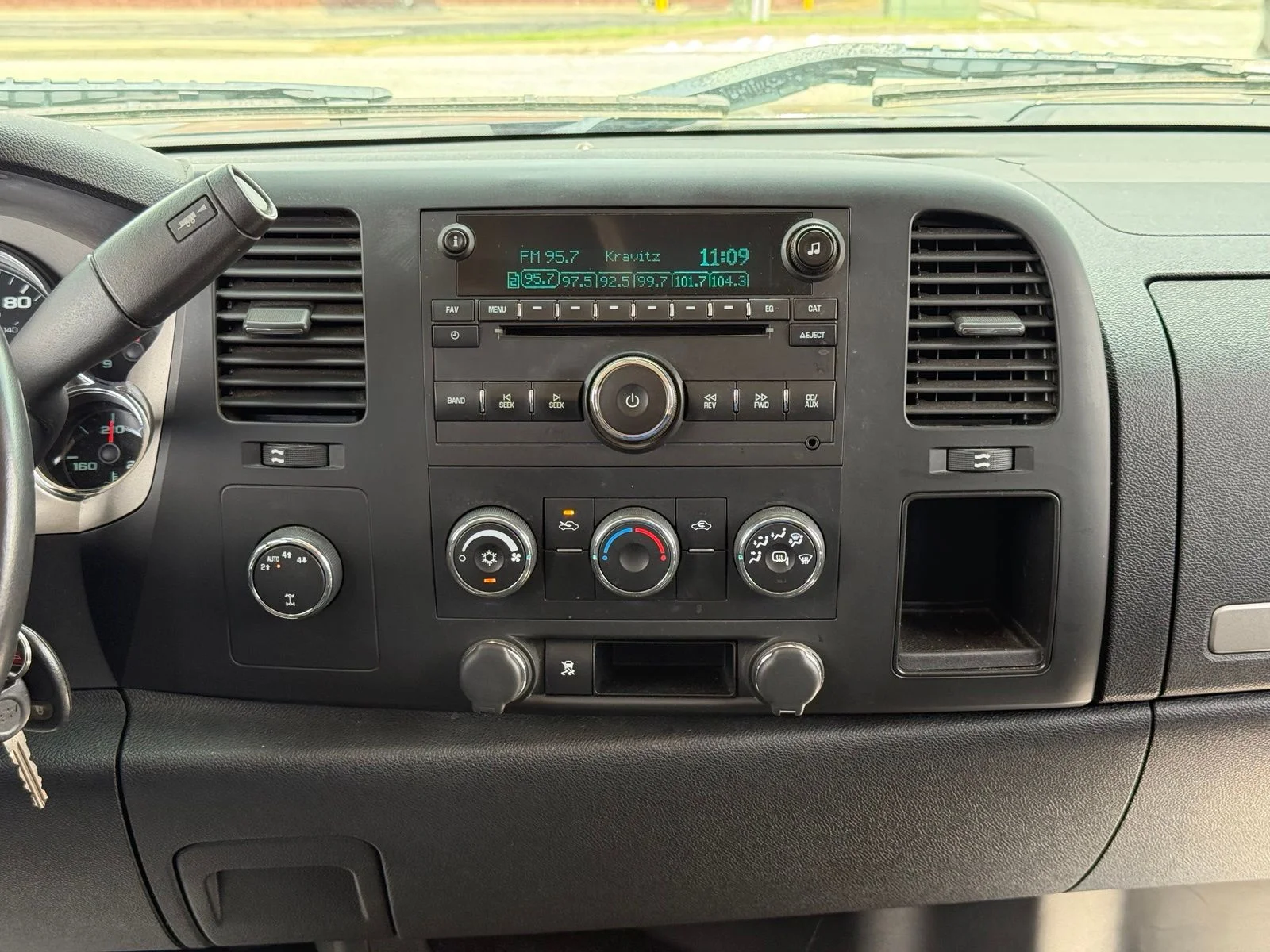 Used 2009 Black Chevrolet LT image 18