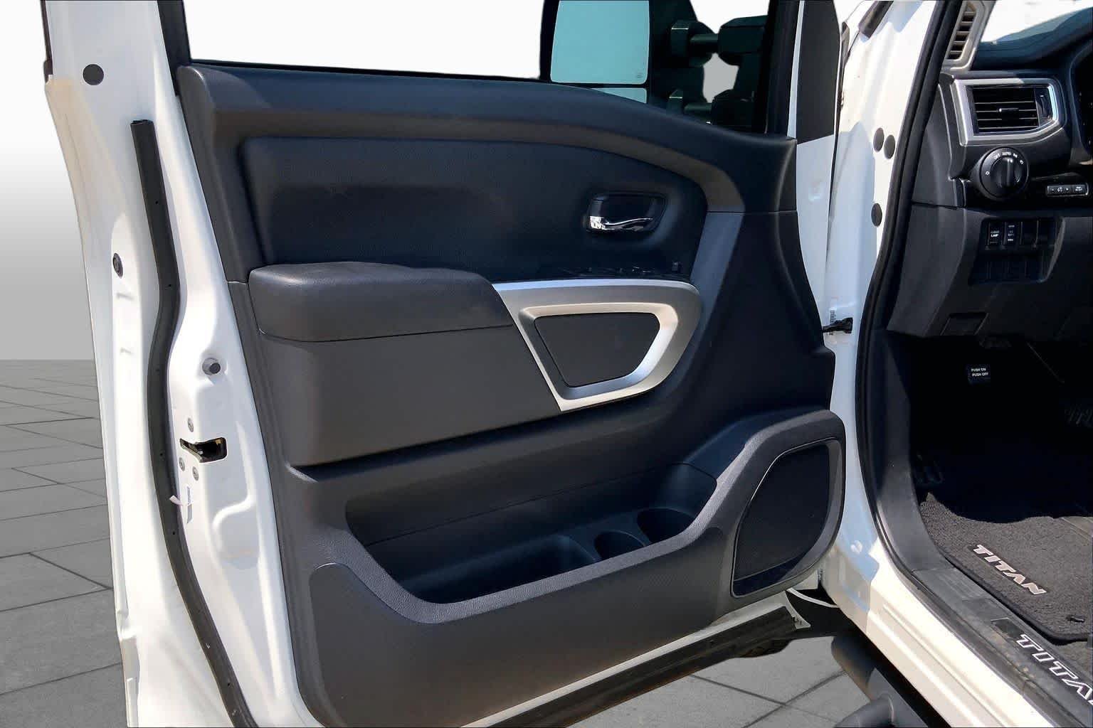 Used 2021 Glacier White Nissan SV image 22