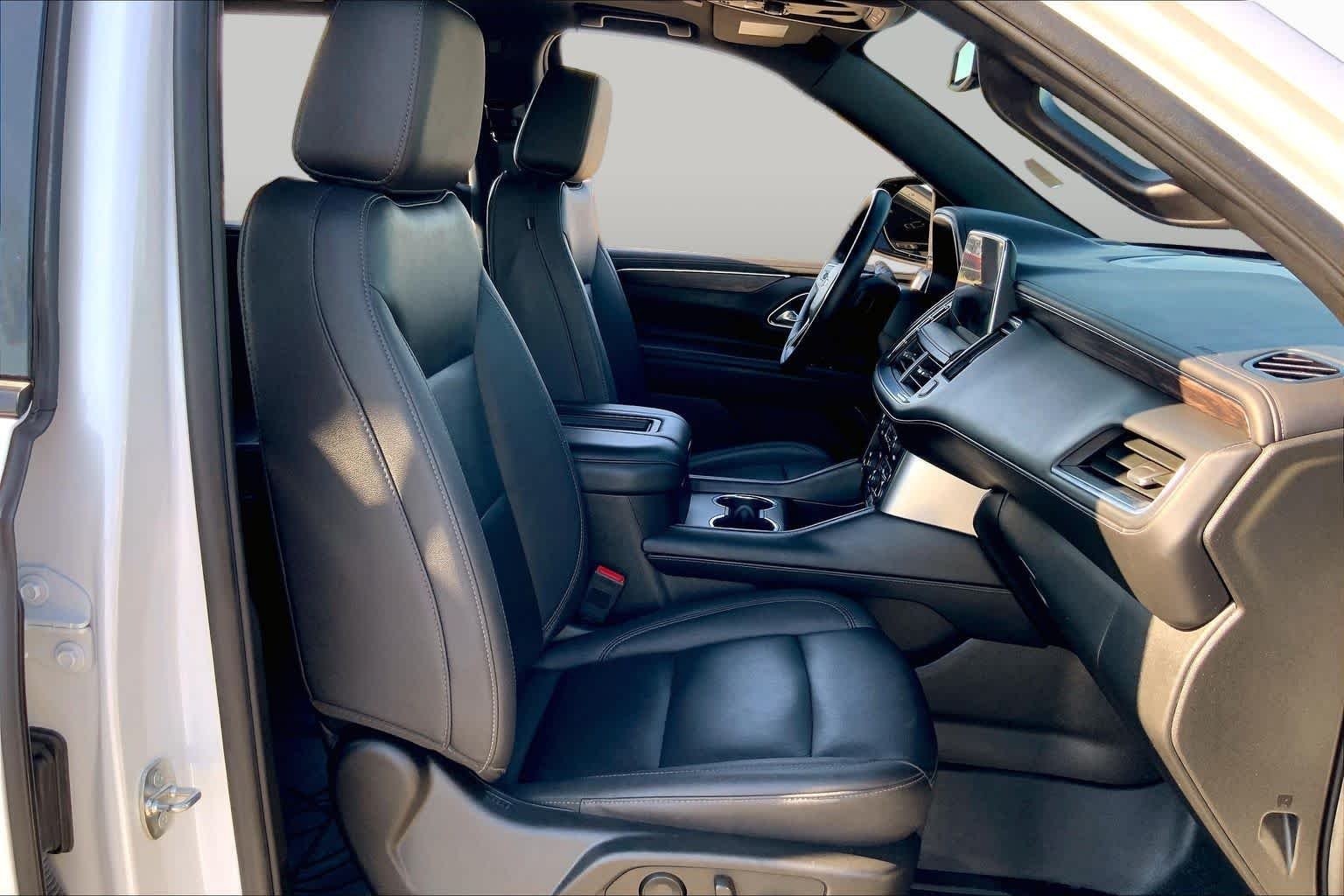 Used 2023 Iridescent Pearl Tricoat Chevrolet Z71 image 9
