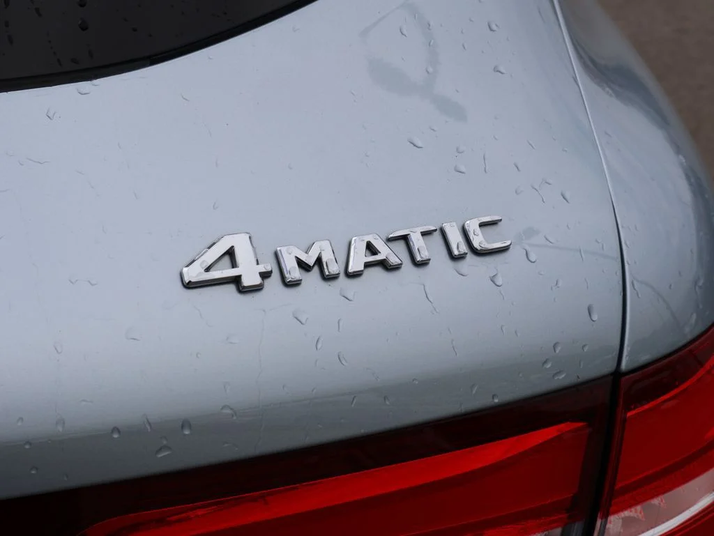 Used 2018 Diamond Silver Metallic Mercedes-Benz GLC 300 image 9