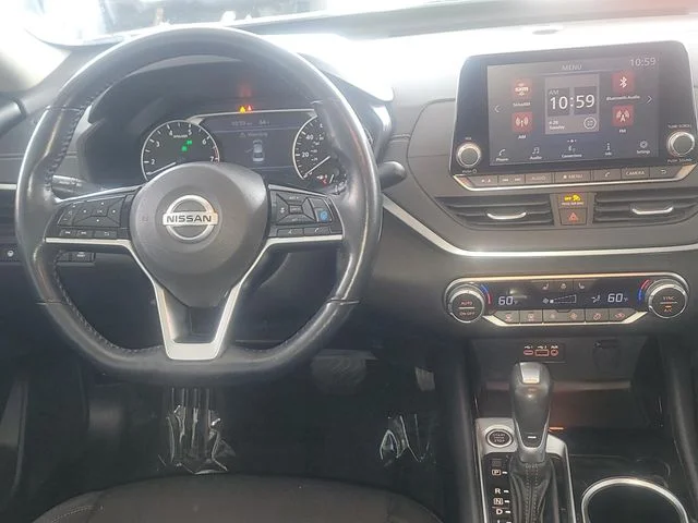 Used 2020 Red Nissan 2.5 SV image 13