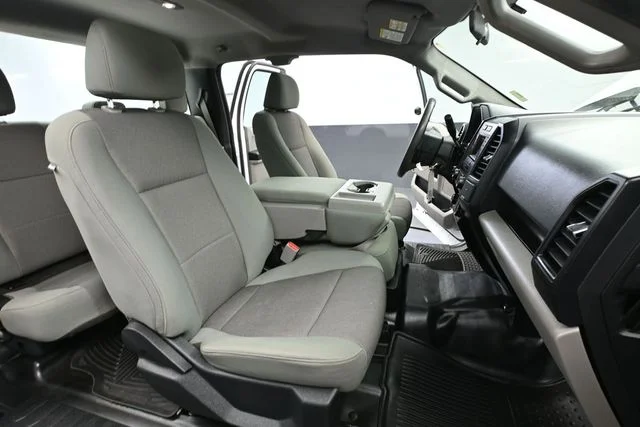 Used 2016 White Ford XL image 34