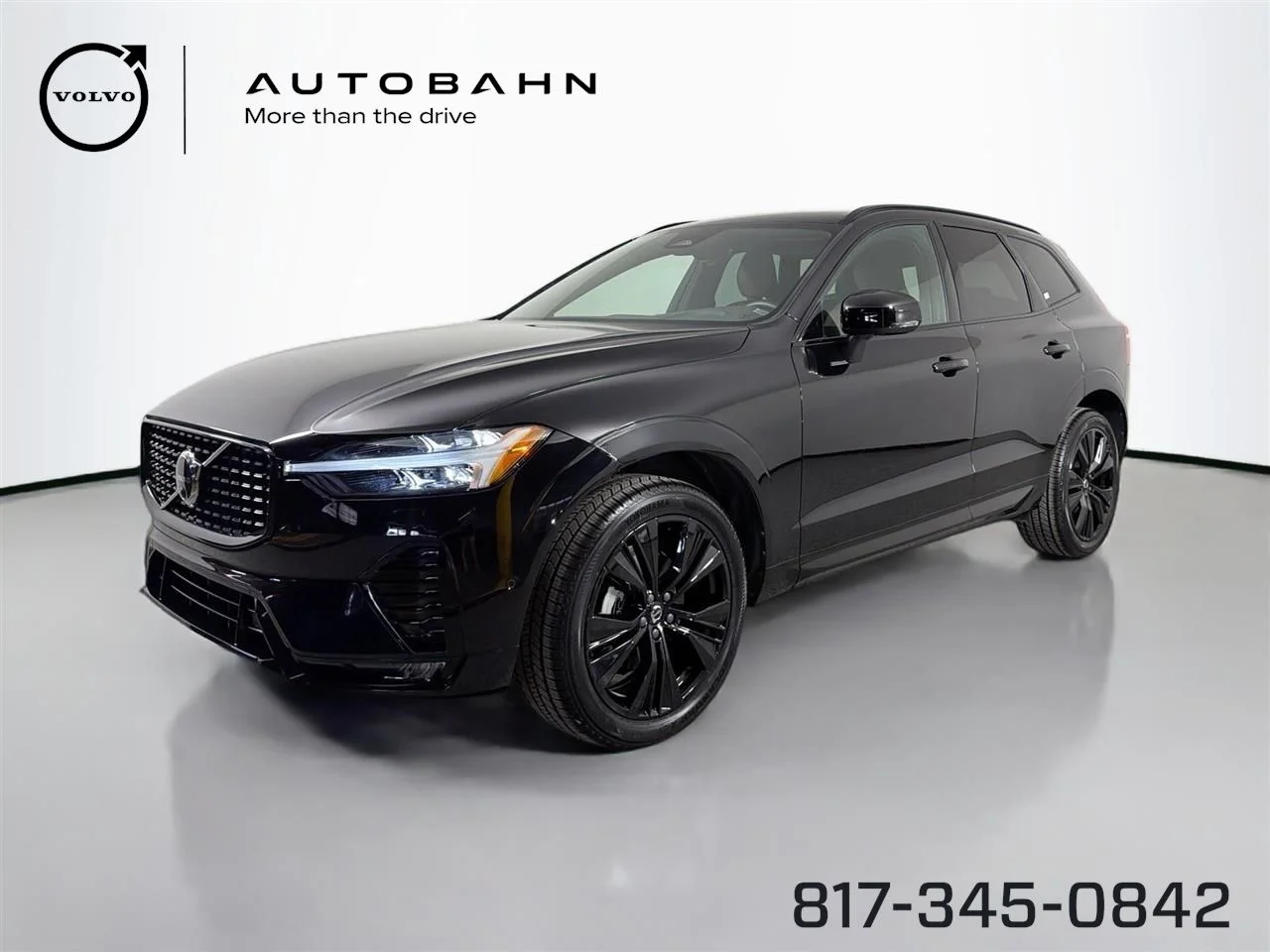 2023 Volvo XC60 B5 Plus Dark Theme AWD's photo