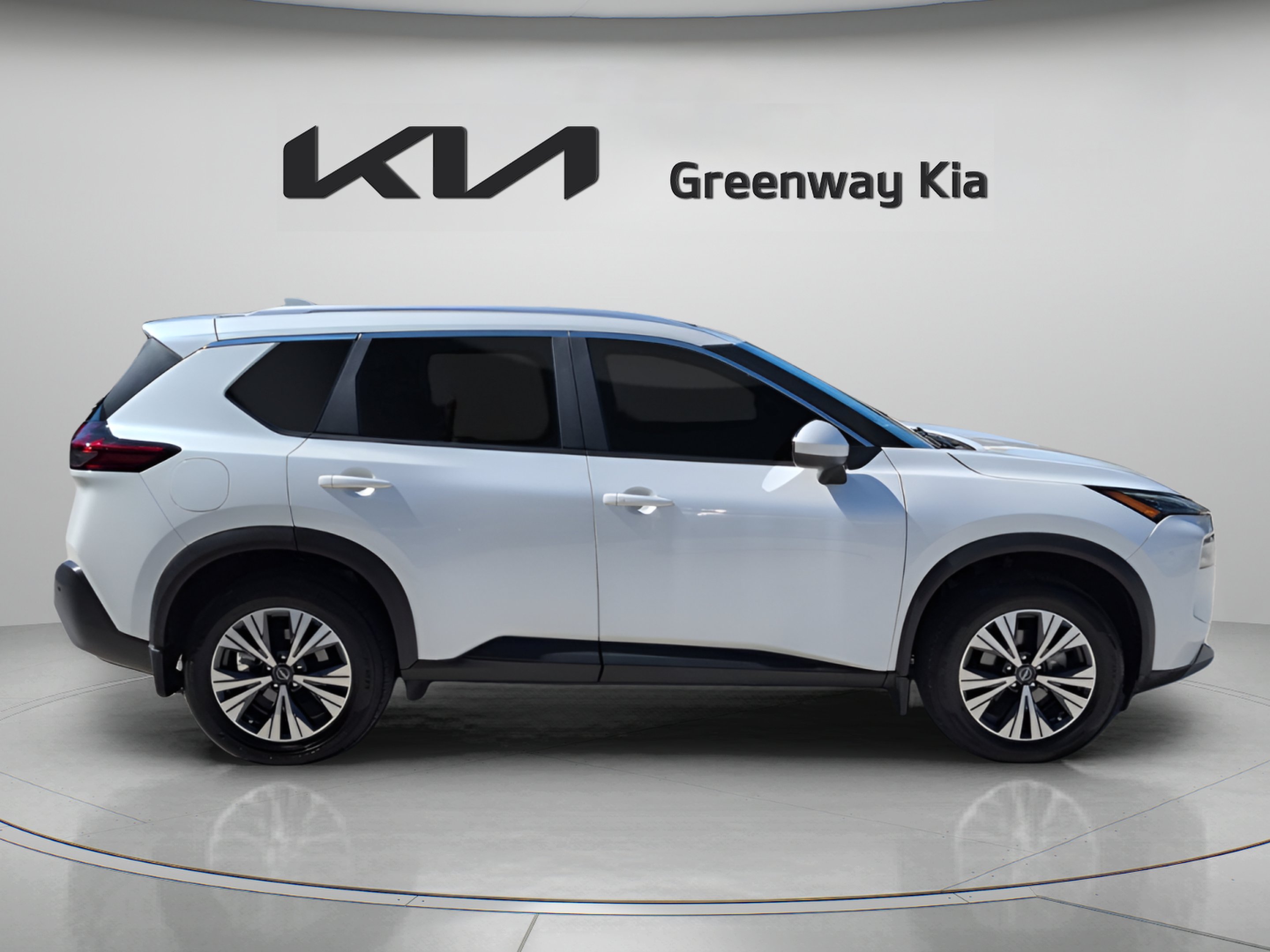 Used 2023 Pearl White Tricoat Nissan SV image 9