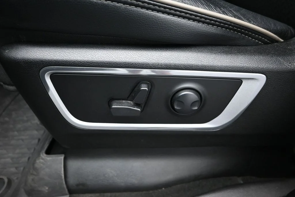 Used 2023 Gray Ram Laramie image 24