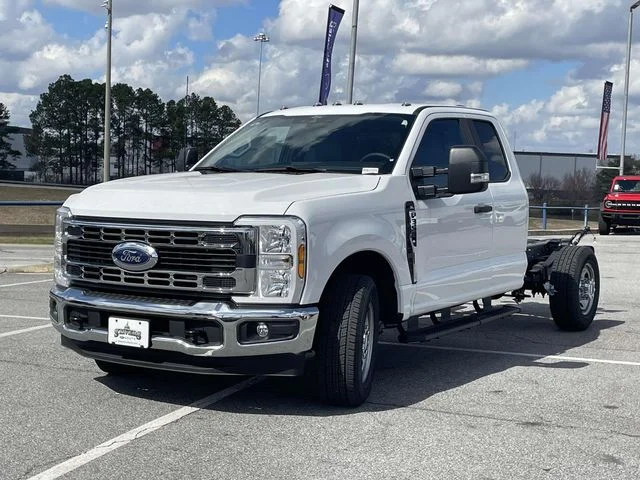 New 2026 White Ford XL image 5