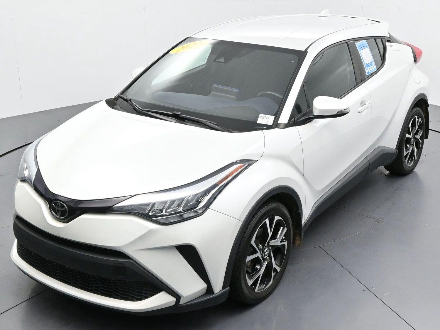 Used 2022 Wind Chill Pearl Toyota XLE image 35