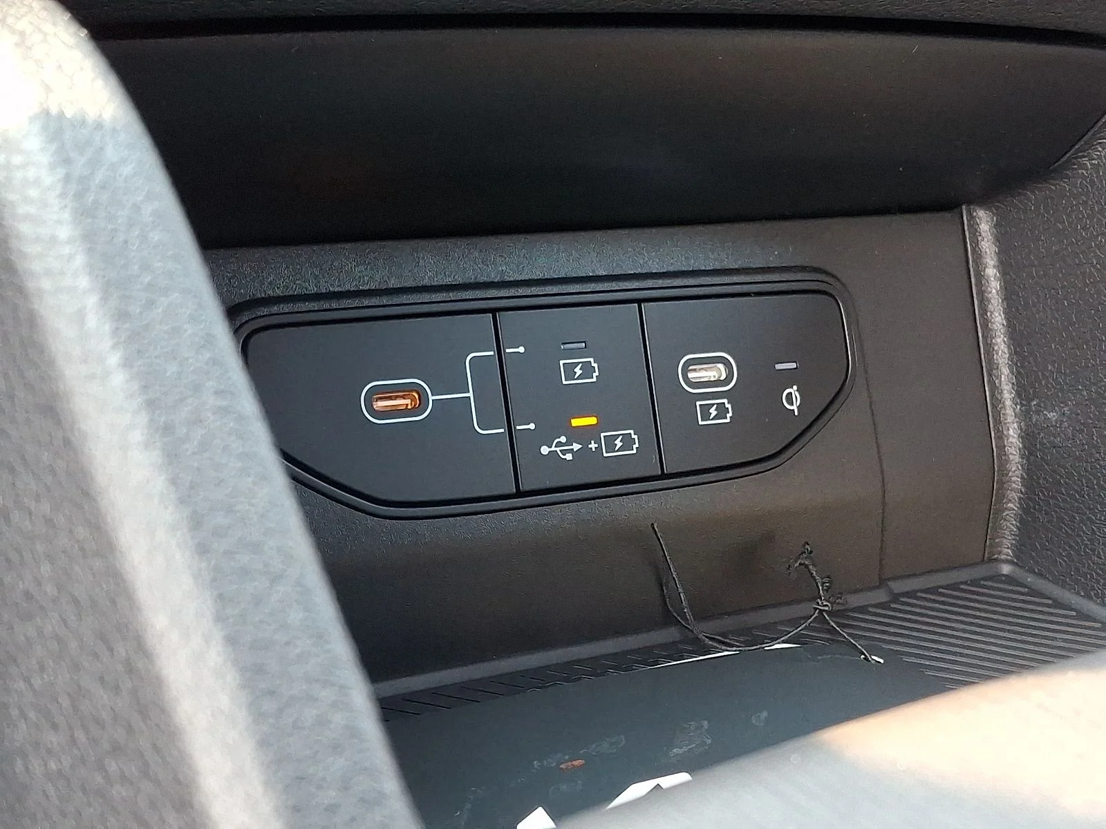 New 2026 Black Kia X-Line image 18