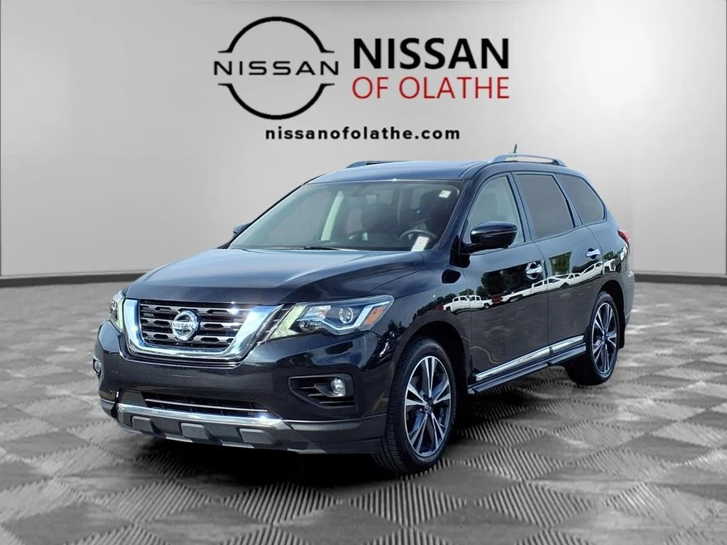2017 Nissan Pathfinder Platinum 4WD's photo