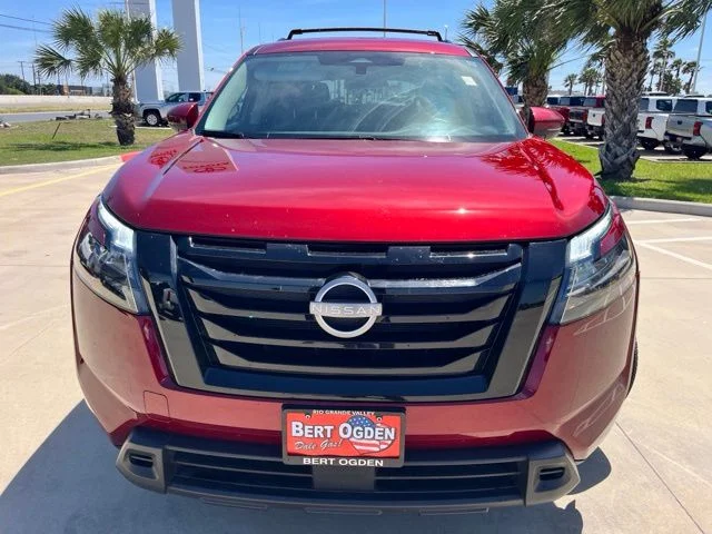 Used 2025 Red Nissan SV image 2